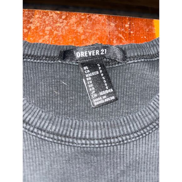 Forever 21 Dark Gray Ribbed Cropped Motorcycle Tank Size S - Picture 4 of 4